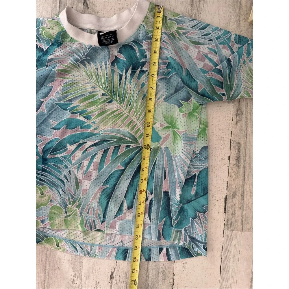 Nike‎ Mesh Floral Crop Top / XS